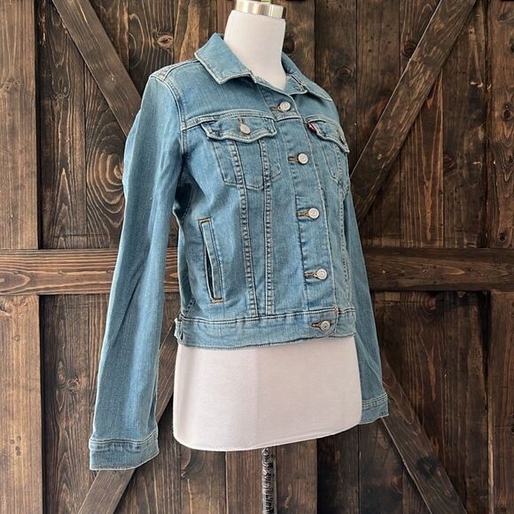 NWT Levi's 299450012 Womens Original Trucker
Denim Jacket - Picture 4 of 14